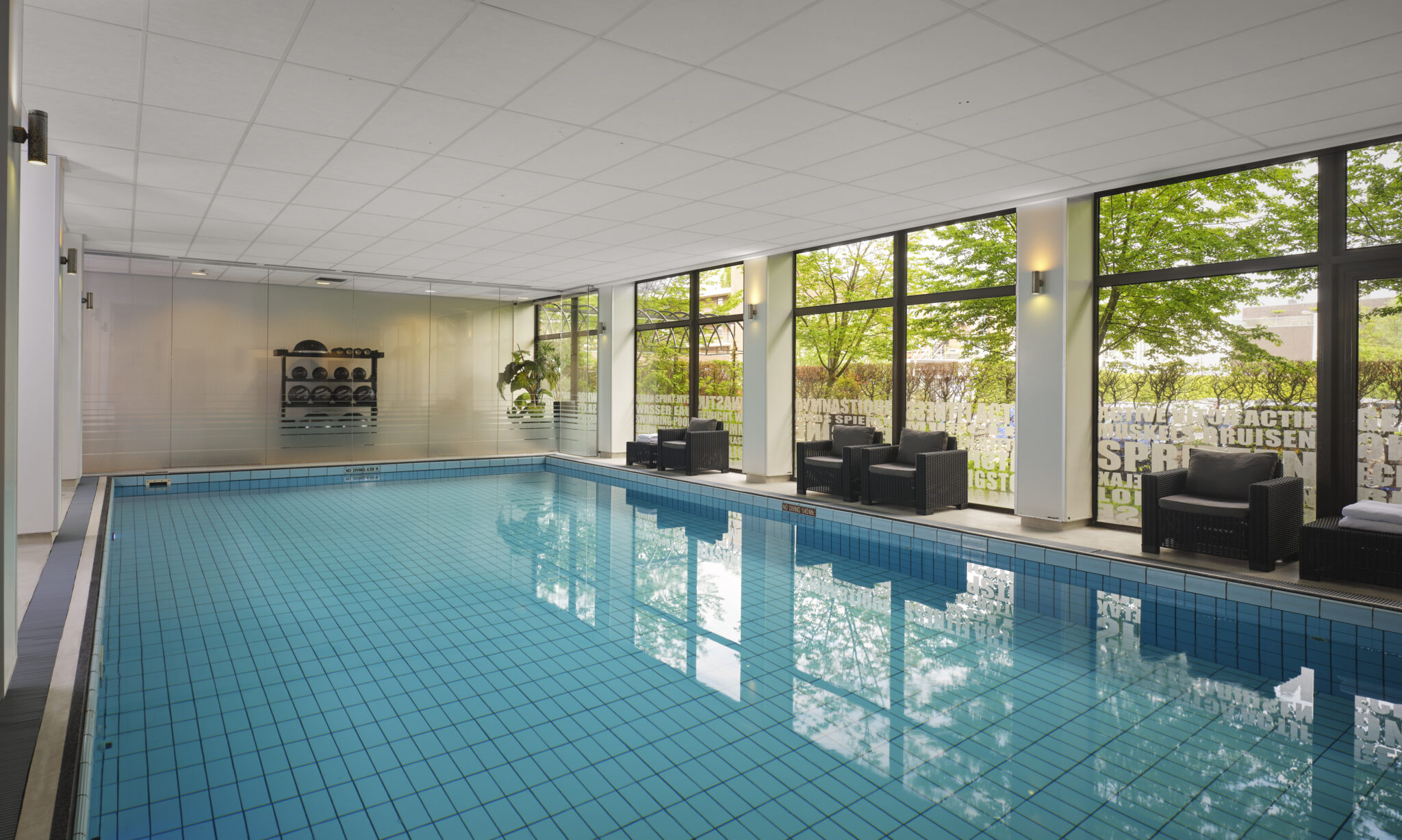 Park Plaza Eindhoven fitness and fun gym and pool area